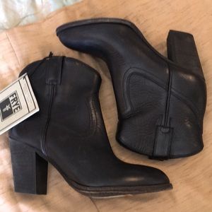 Frye Black Leather Ankle Boots 9.5B